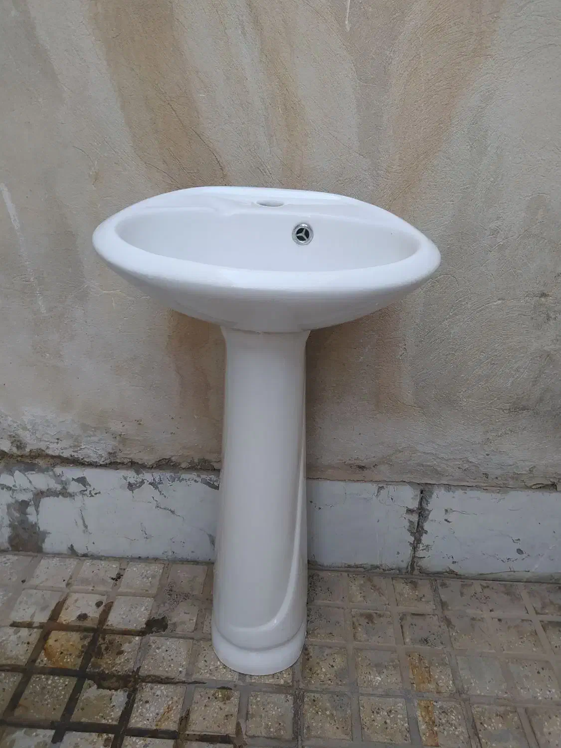 روشویی با پایه|لوازم سرویس بهداشتی|فولادشهر, A4|دیوار