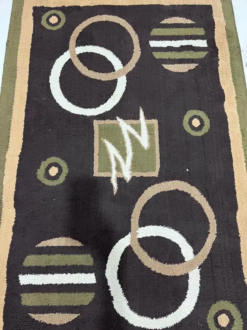 قالی ۱ در ۱ونیم|فرش|شیراز, گچی|دیوار