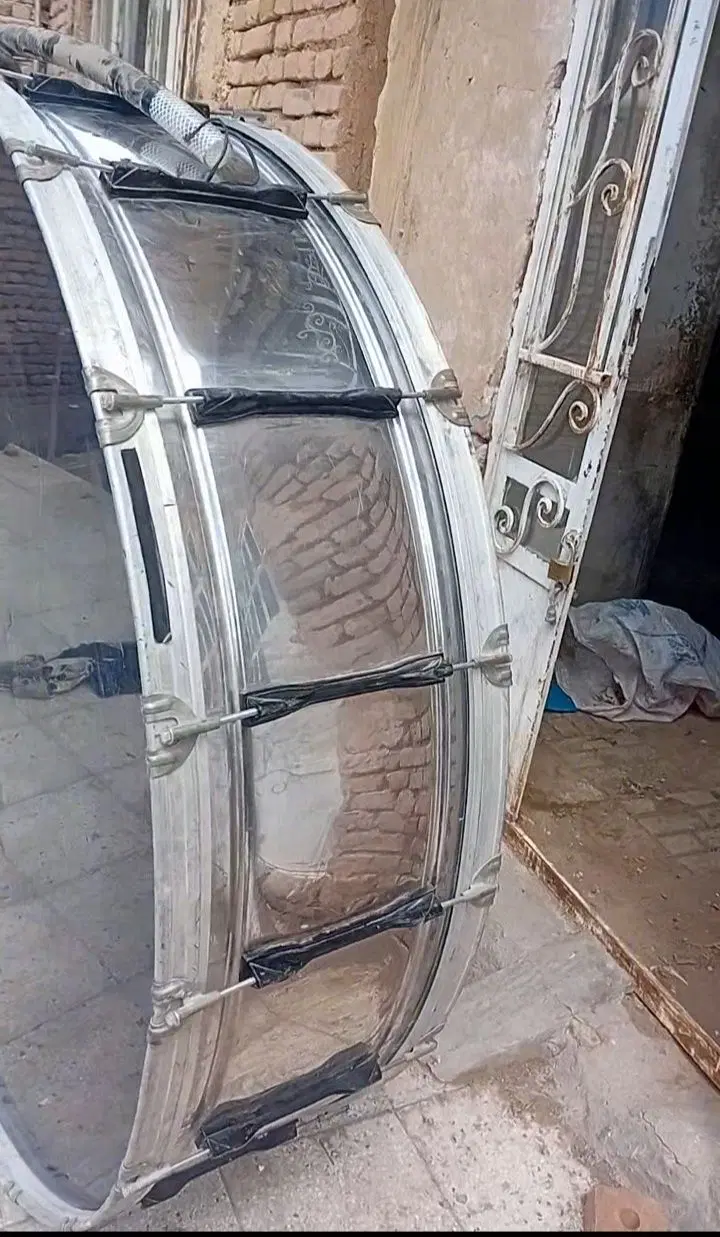 طبل|درام و پرکاشن|زاوه, |دیوار