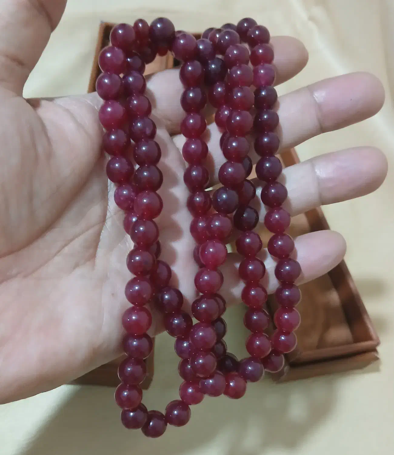 تسبیح یاقوت|جواهرات|گنبد کاووس, |دیوار