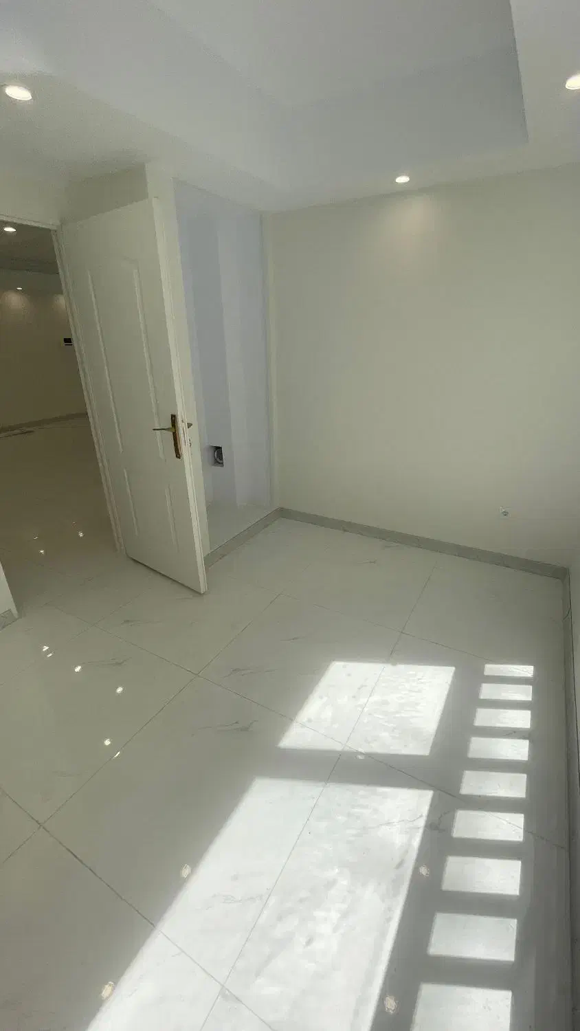 ۸۶ متر / کلید نخورده/ رو به آفتاب|فروش آپارتمان|تهران, شهرک گلها (تهرانسر)|دیوار