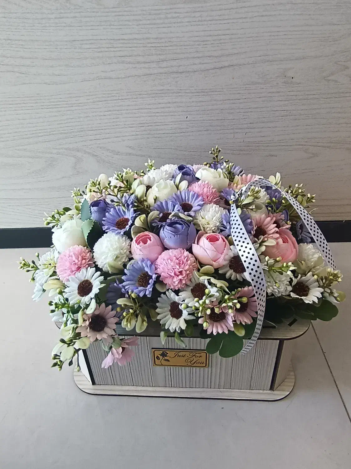 باکس گلهای زیبا مناسب هدیه، تولد، روز مادر|گل مصنوعی|شیراز, قالیشویی|دیوار