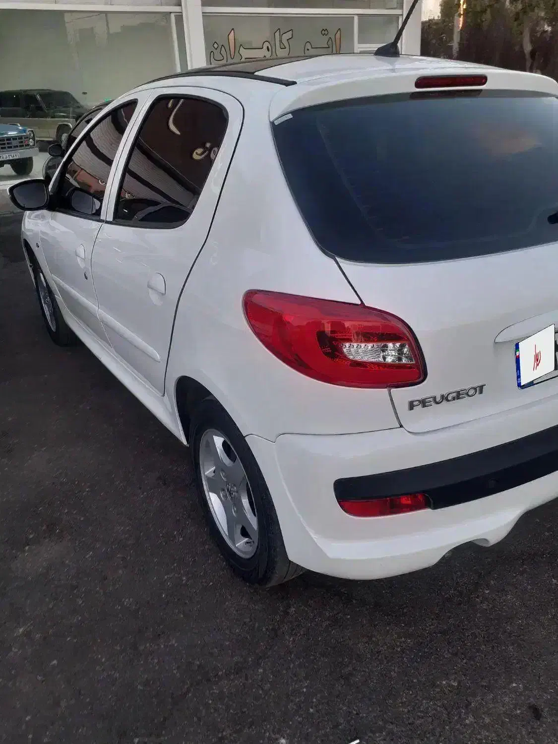 ۲۰۷ مدل۱۴۰۳ درحدصفر ارتقا سفید کارانتی فعال|خودرو سواری و وانت|مشگین شهر, |دیوار