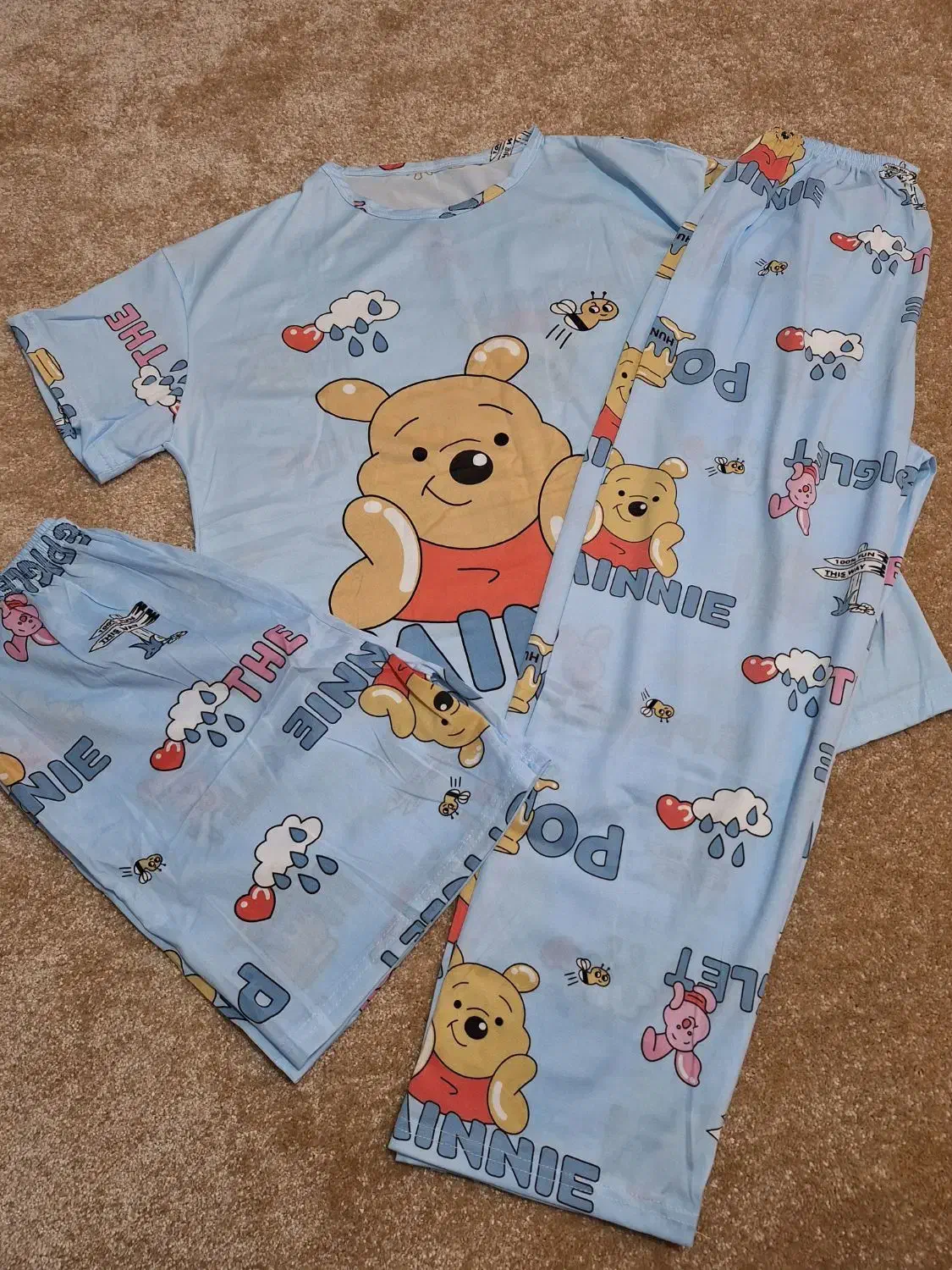 لباس راحتی|لباس|میانه, |دیوار