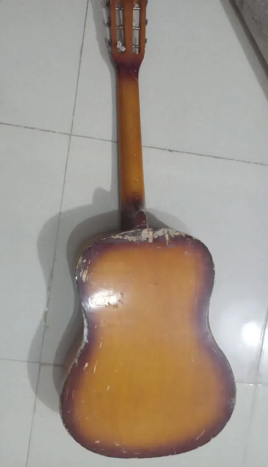 گیتار نیازمند تعمیر|گیتار، بیس، امپلیفایر|بندرعباس, |دیوار