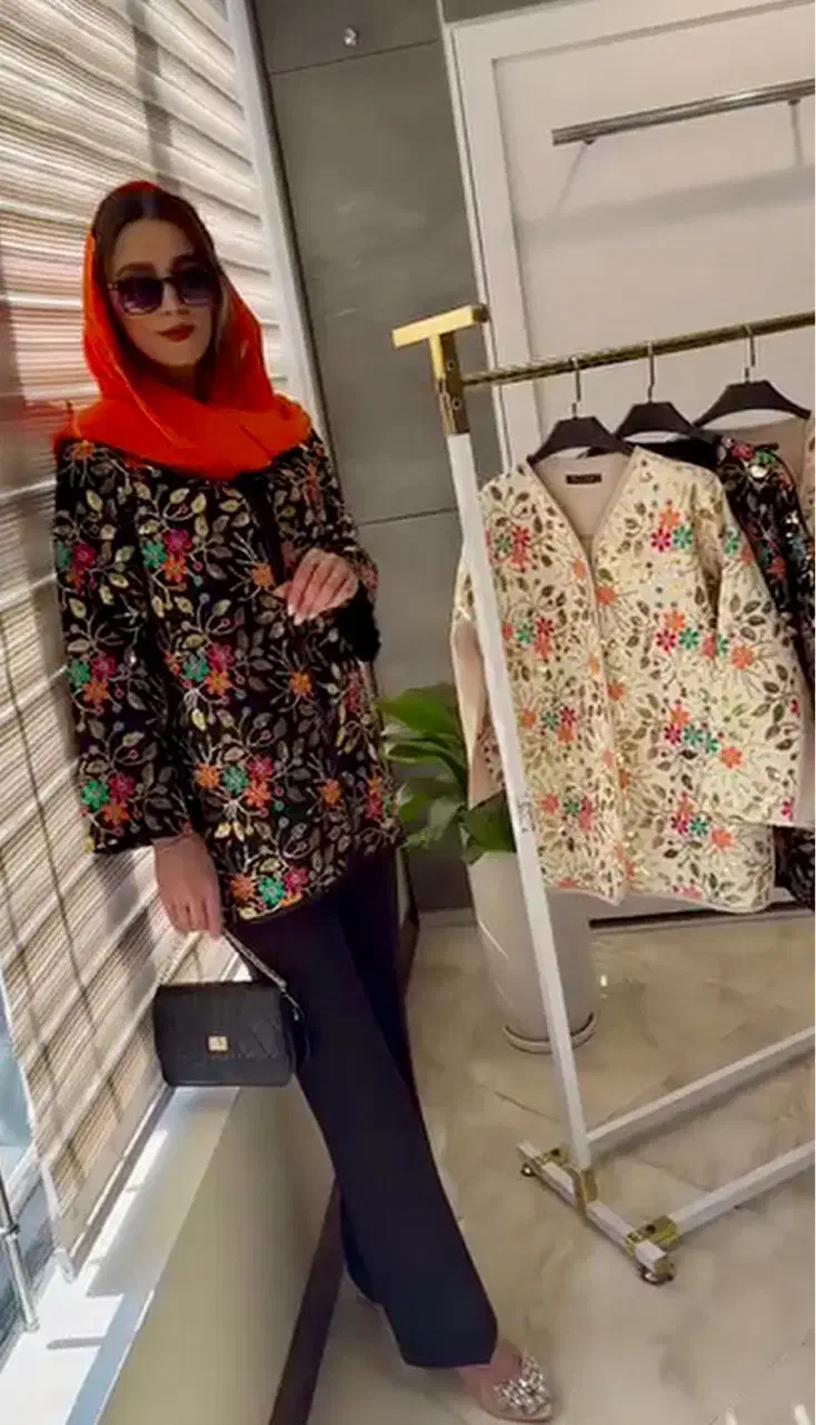 مانتو سوزن دوزی|لباس|کاشان, کشاورز|دیوار