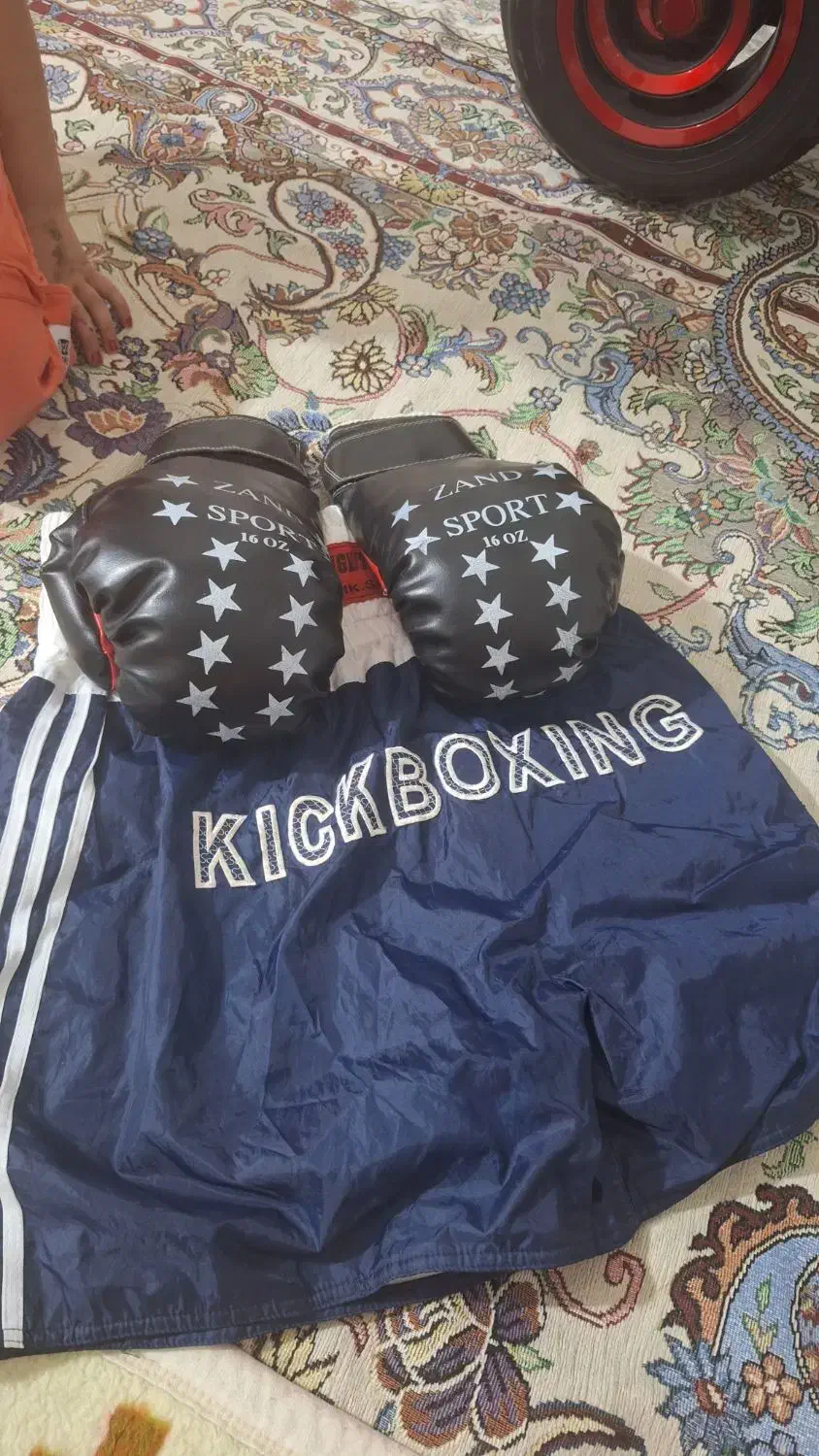 دستکش بوکس در حد نو|تجهیزات ورزشی|شهریار, شهریار|دیوار