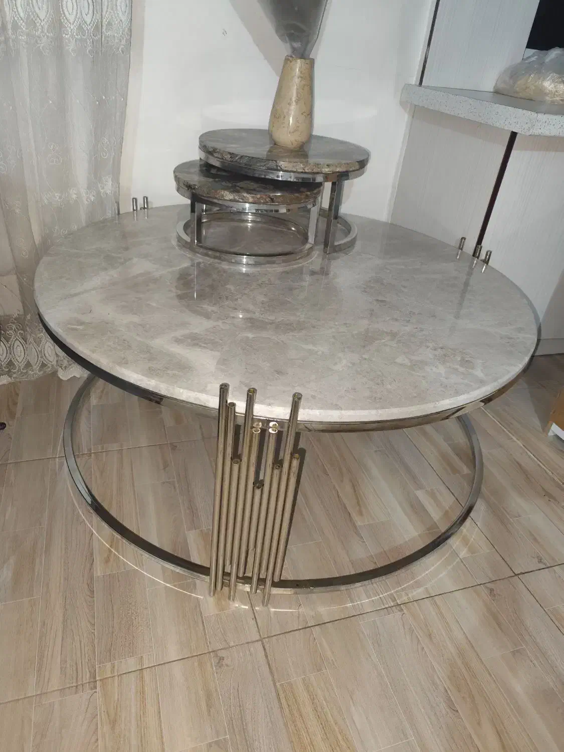 میز جلو مبلی نو نو|مبلمان خانگی و میز عسلی|اندیشه, اندیشه فاز ۵|دیوار