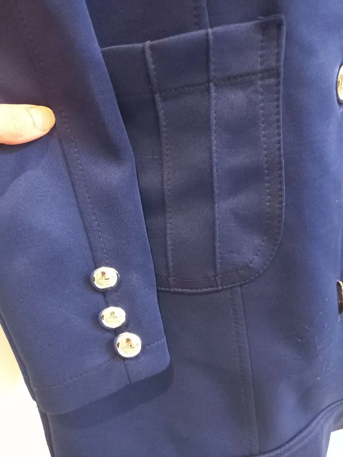 بارونی|لباس|رشت, شهرک قدس|دیوار