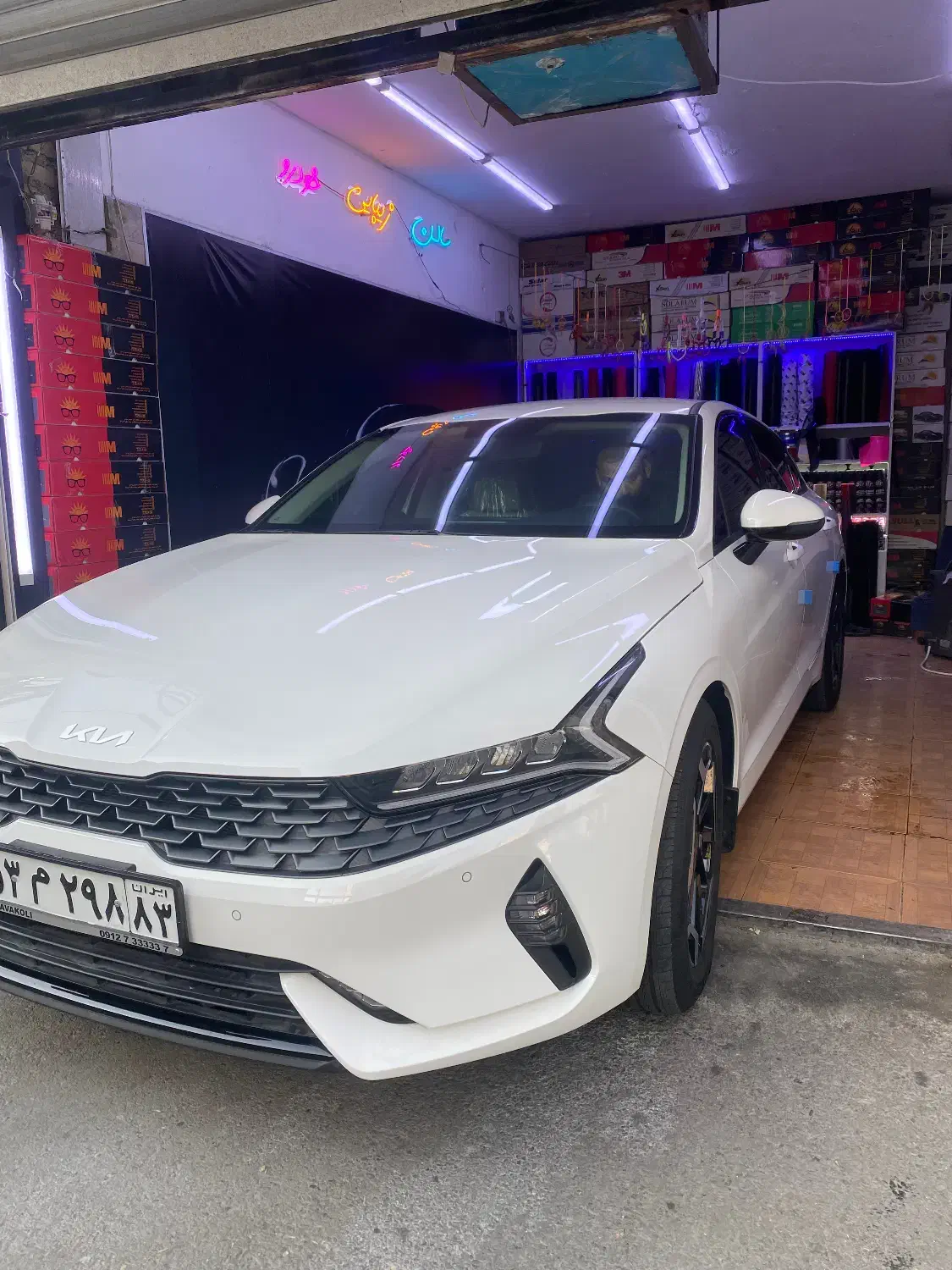 شیشه دودی تخصصی قیمت مناسب|خدمات موتور و ماشین|فردیس, طالقانی|دیوار