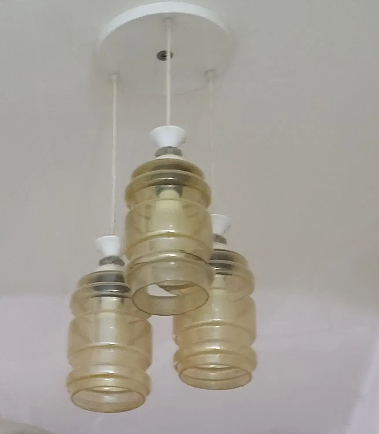 لوستر سه چراغ|لوستر و چراغ آویز|اهواز, زندوکیلی|دیوار