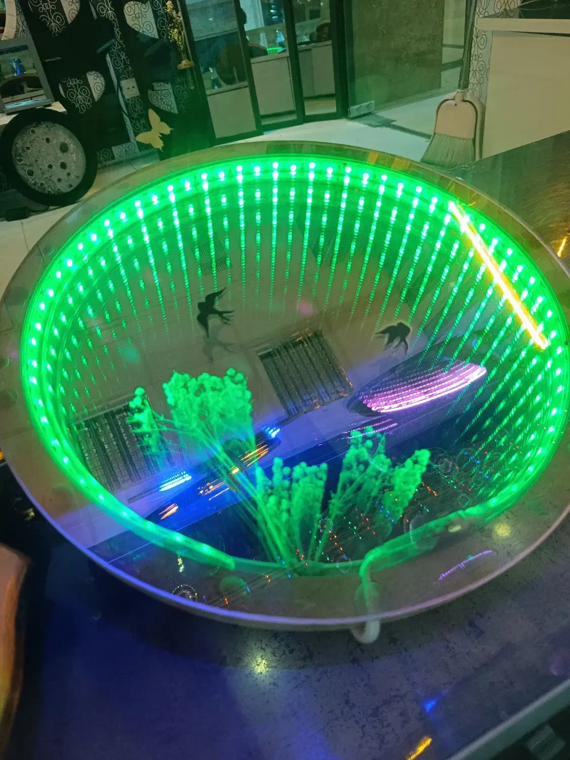 اینه بی نهایت|آینه|ملارد, |دیوار