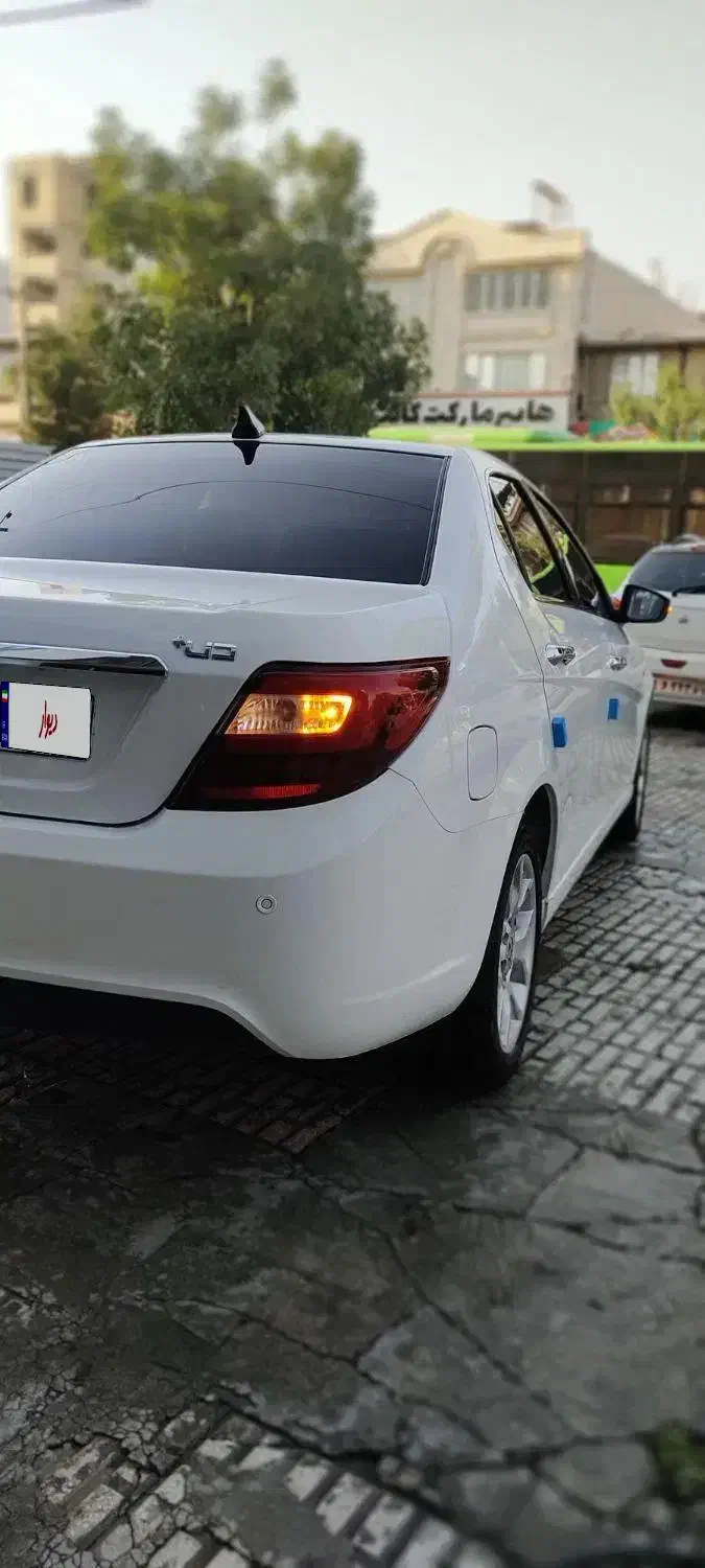 دنا پلاس 6 دنده (بدون توربو) مدل 403|خودرو سواری و وانت|کرمانشاه, |دیوار