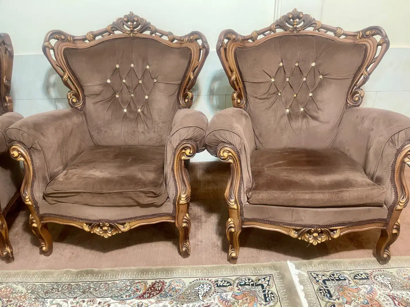 فروش مبل 9 نفره چوب جنس گردو به همراه میز جلو مبلی|مبلمان خانگی و میز عسلی|ری, شهرری|دیوار