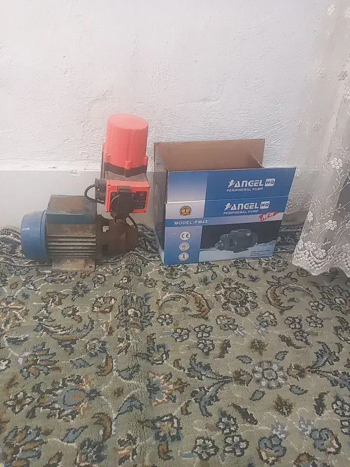 پمپ آب قدیمی عتیقه|کلکسیون اشیاء عتیقه|قرچک, مهدیه|دیوار