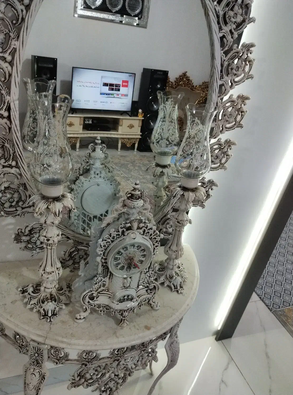 اینه و شمعدان|بوفه، ویترین، کنسول|شهریار, رامین|دیوار