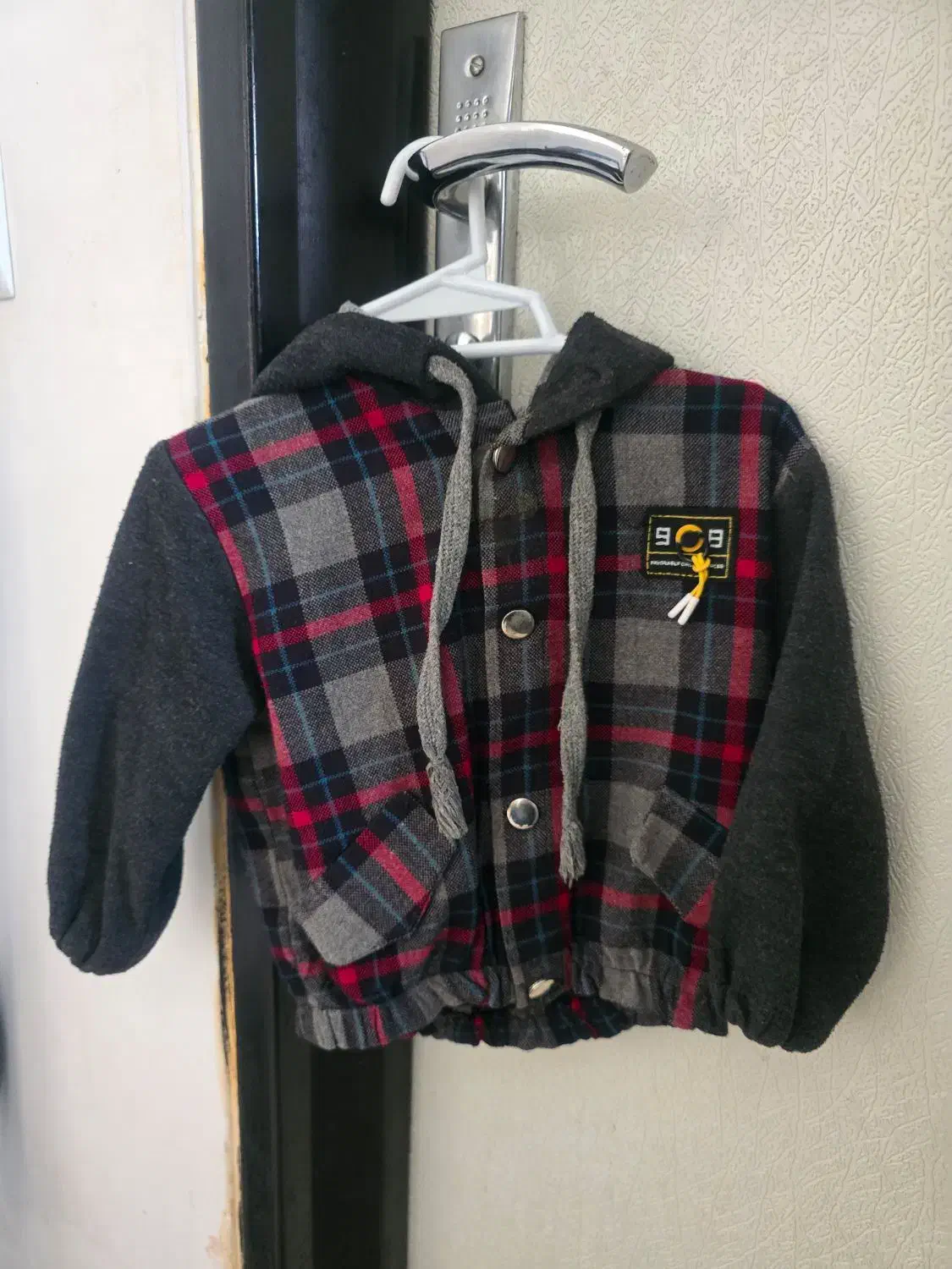 کاپشن و کفش بچگانه|کفش و لباس بچه|اشتهارد, |دیوار