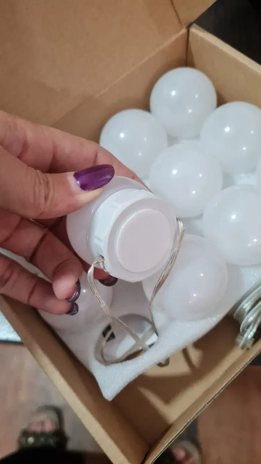 لامپ آیینه|لامپ و چراغ|تهران, بهار|دیوار