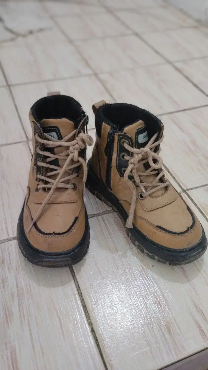 نیم بوت بچگانه سایز 30|کفش و لباس بچه|تربت‌حیدریه, حسنی بالا|دیوار