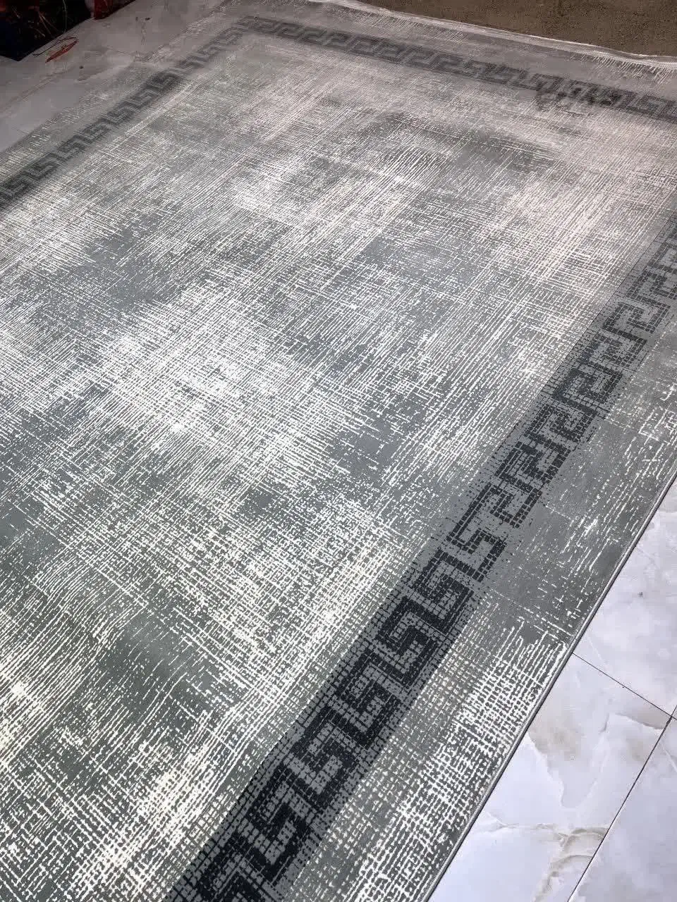 فرش ساده ومدرن ورساچه ۱۲۰۰شانه پتینه|فرش|بوشهر, |دیوار