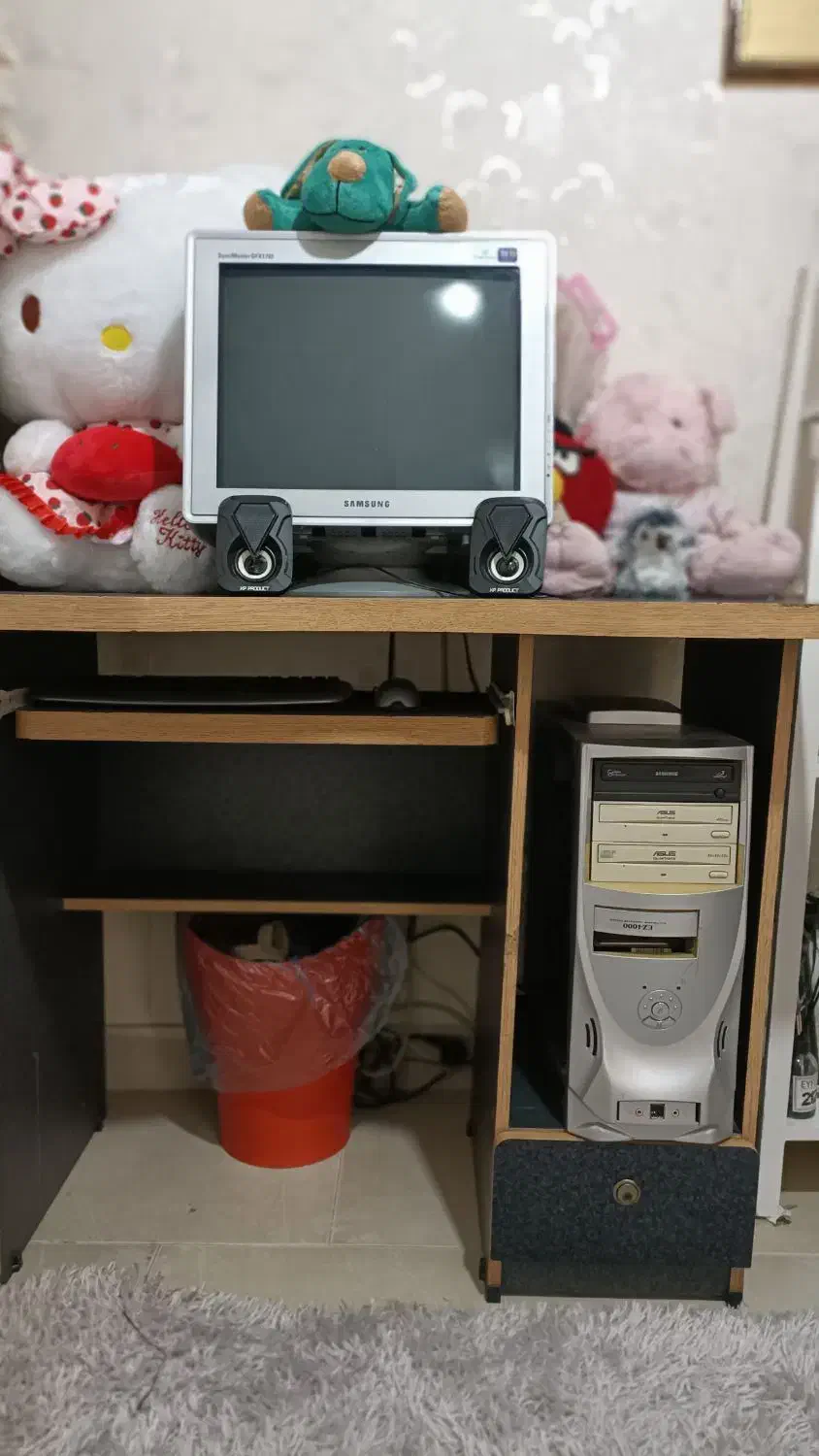 کامپیوتر و میزوصندلی|میز تحریر و کامپیوتر|محمدشهر, محمدشهر|دیوار