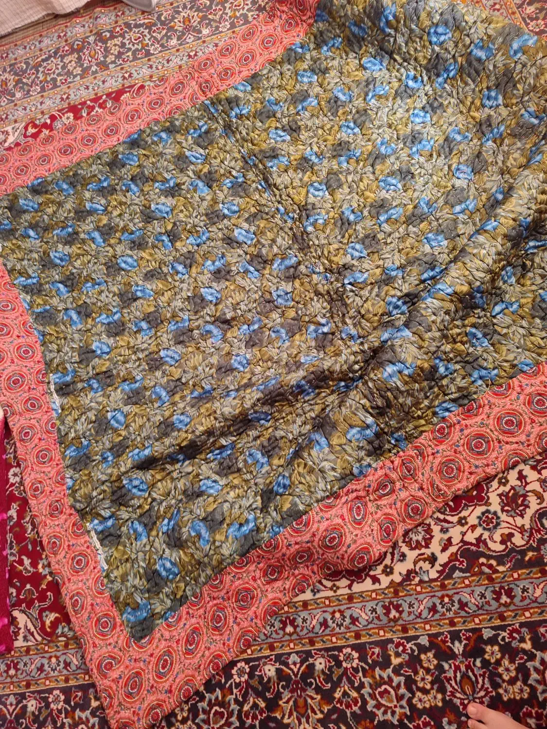 پتولاف بزرگ|رختخواب، بالش، پتو|گرگان, |دیوار