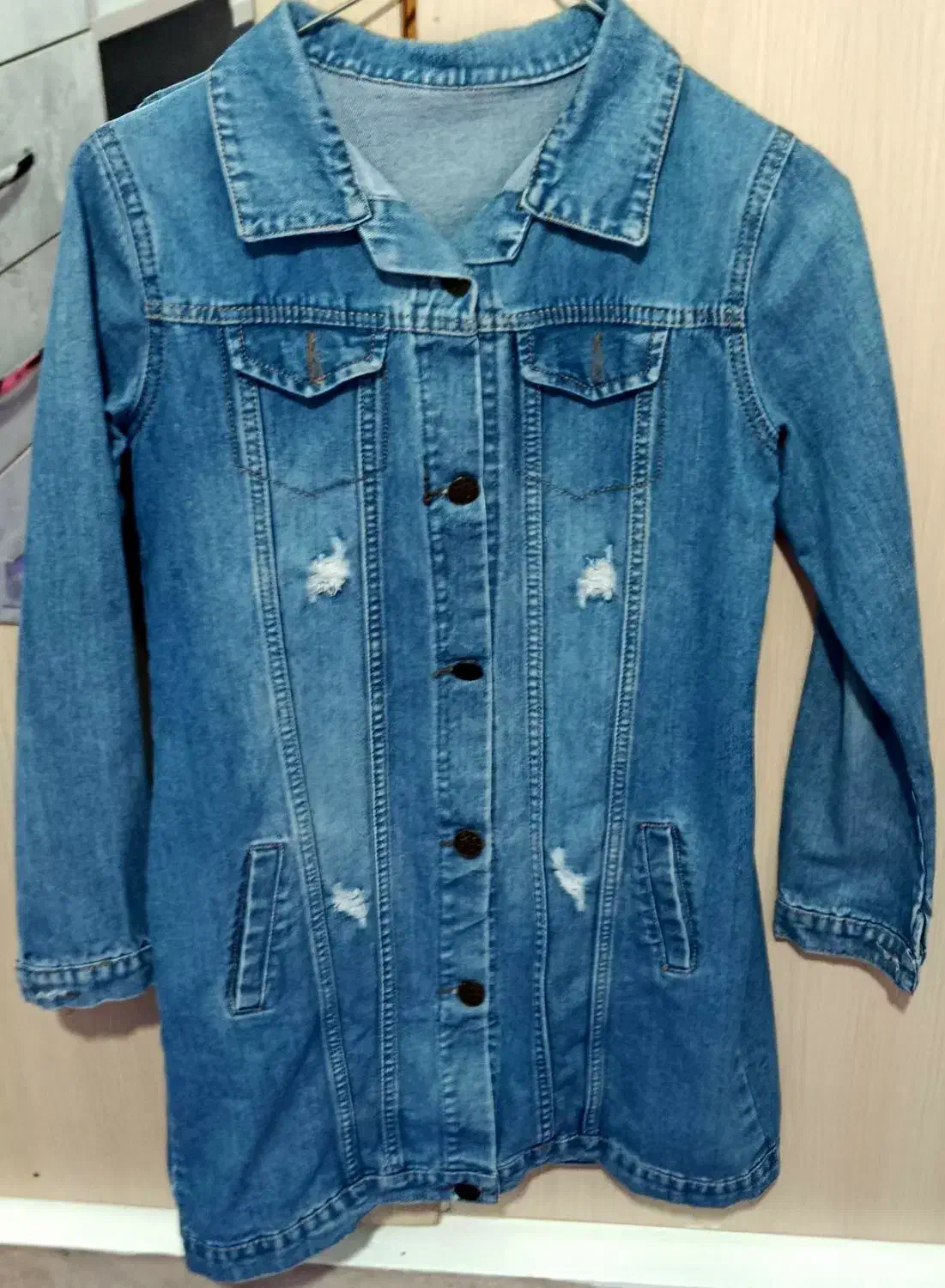 مانتولی|لباس|اشتهارد, |دیوار