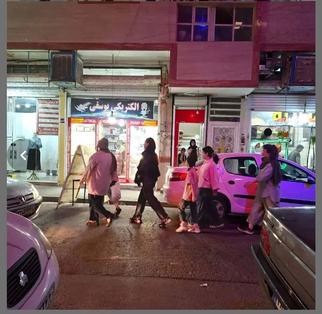 مغازه زیرپله شهرک ولیعصر عج ا..|اجارهٔ مغازه و غرفه|تهران, شهرک ولیعصر جنوبی|دیوار