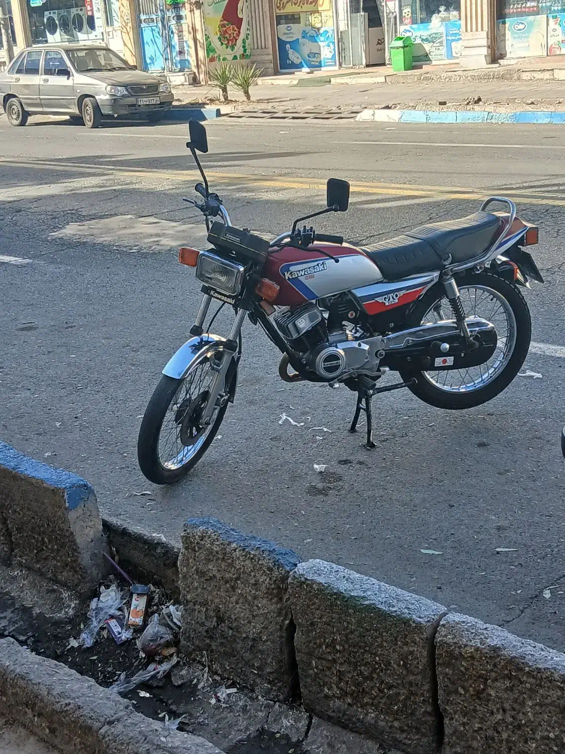 جی تی او کاوازاکی دی تی سی ار ام سی بی بیکینگ|موتورسیکلت|ری, علایین|دیوار