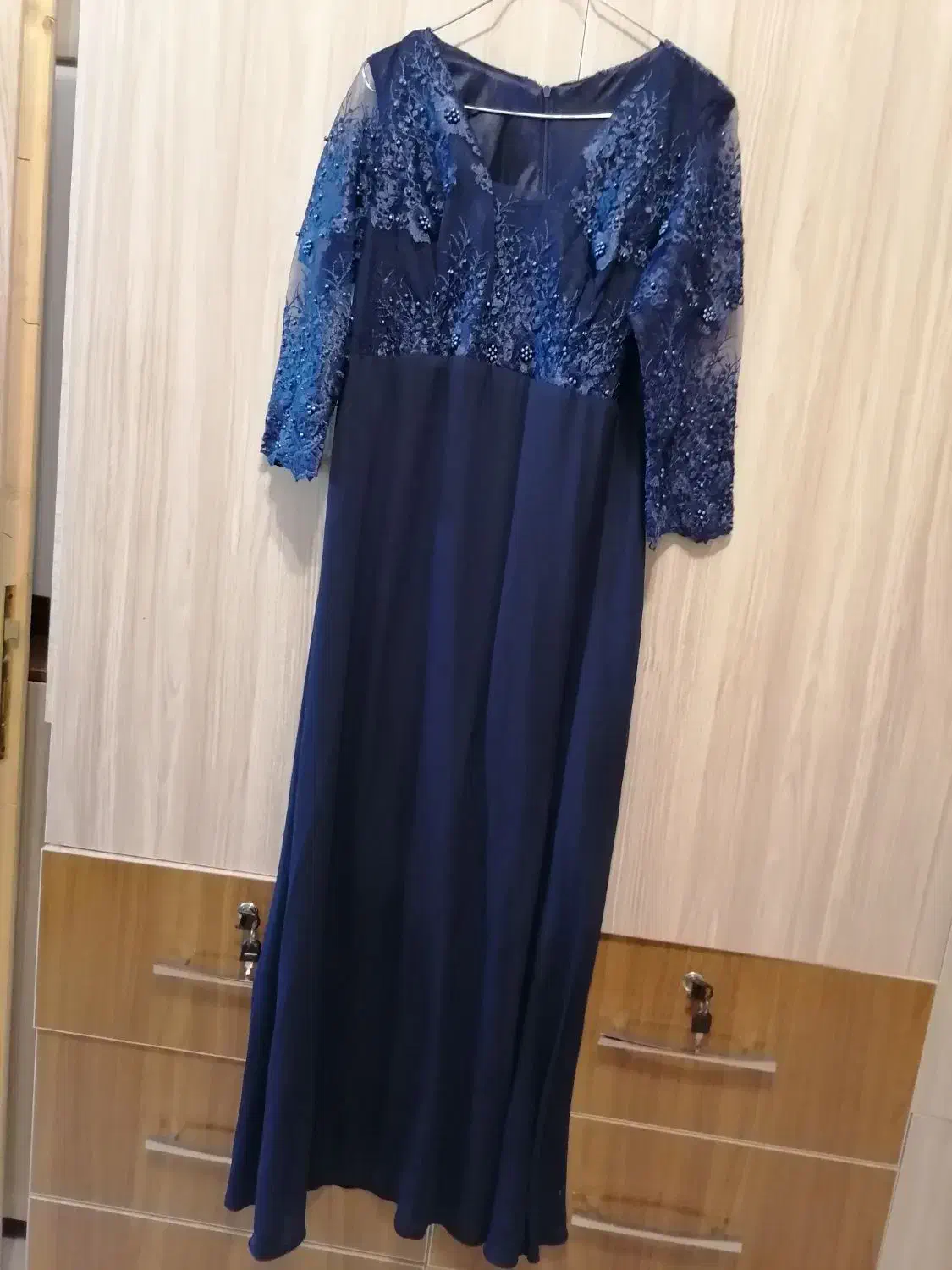 لباس مجلسی|لباس|فرخشهر, |دیوار