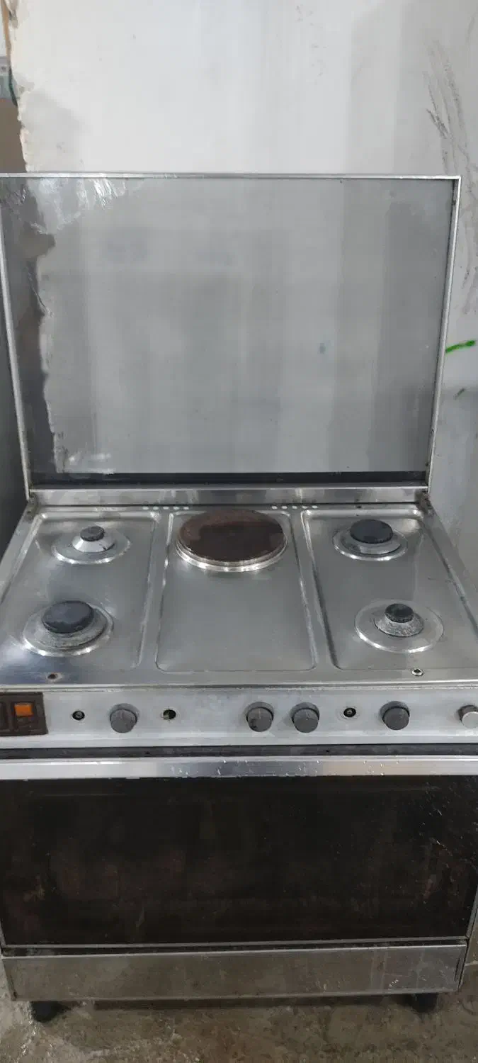 گاز تمام استیل فر دار برقی در حد|اجاق گاز و لوازم برقی پخت‌وپز|چابهار, |دیوار