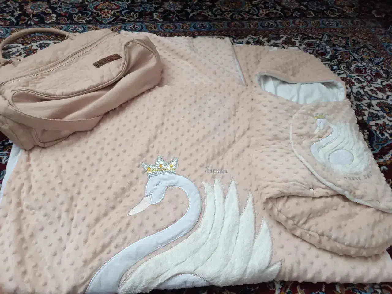 سرویس خواب طرح قو همراه کیف|اسباب و اثاث بچه|بوکان, |دیوار