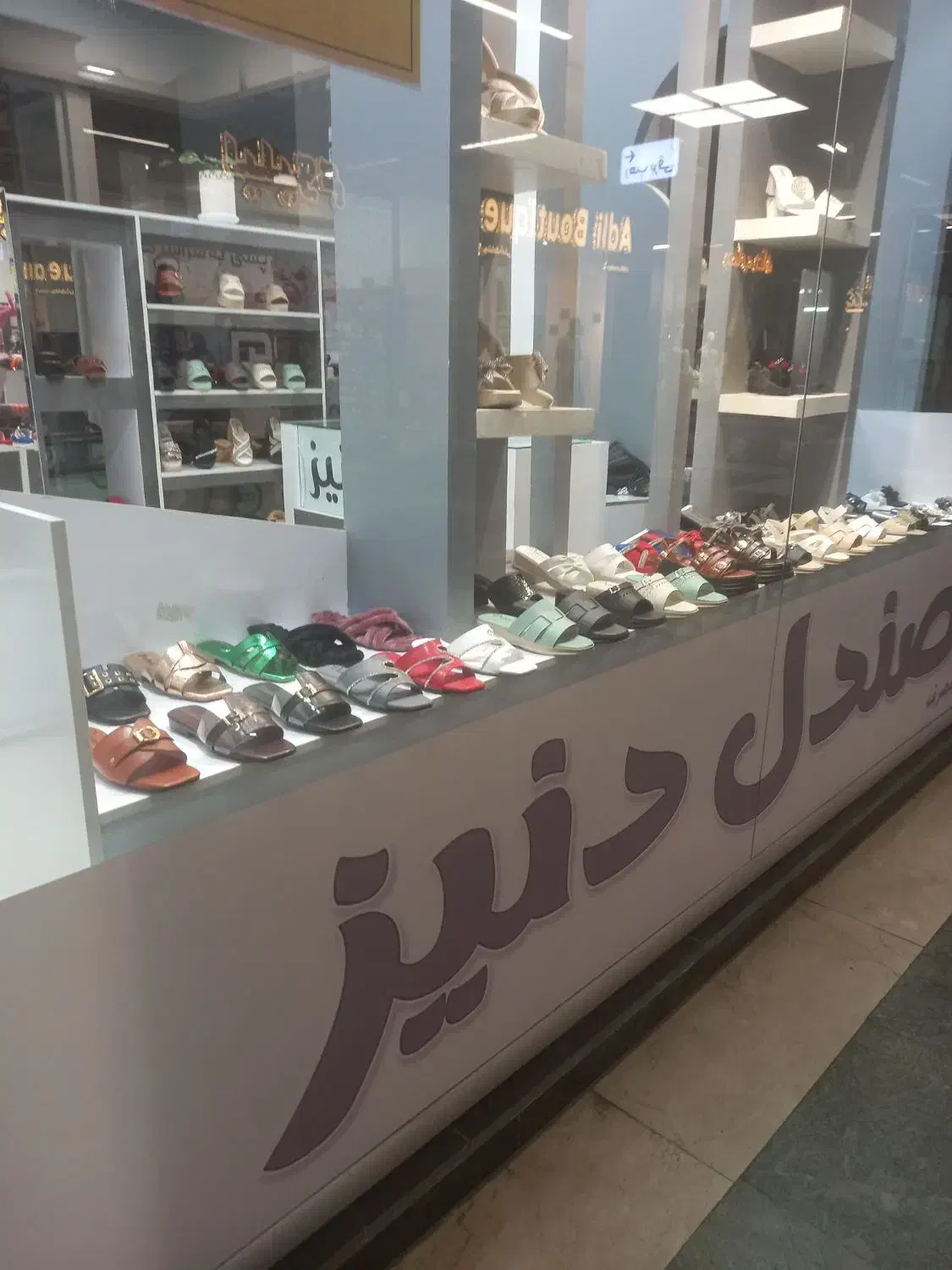 واگذاری دکور|فروشگاه و مغازه|یزد, |دیوار