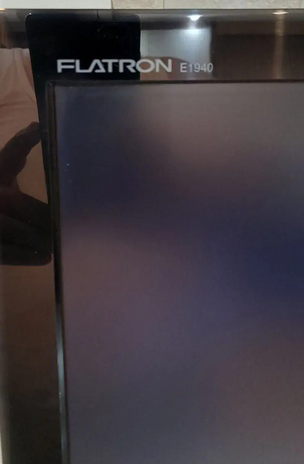 تعداد ۲دستگاه مانیتور ال ای دی|قطعات و لوازم جانبی رایانه|رشت, دروازه لاکان|دیوار