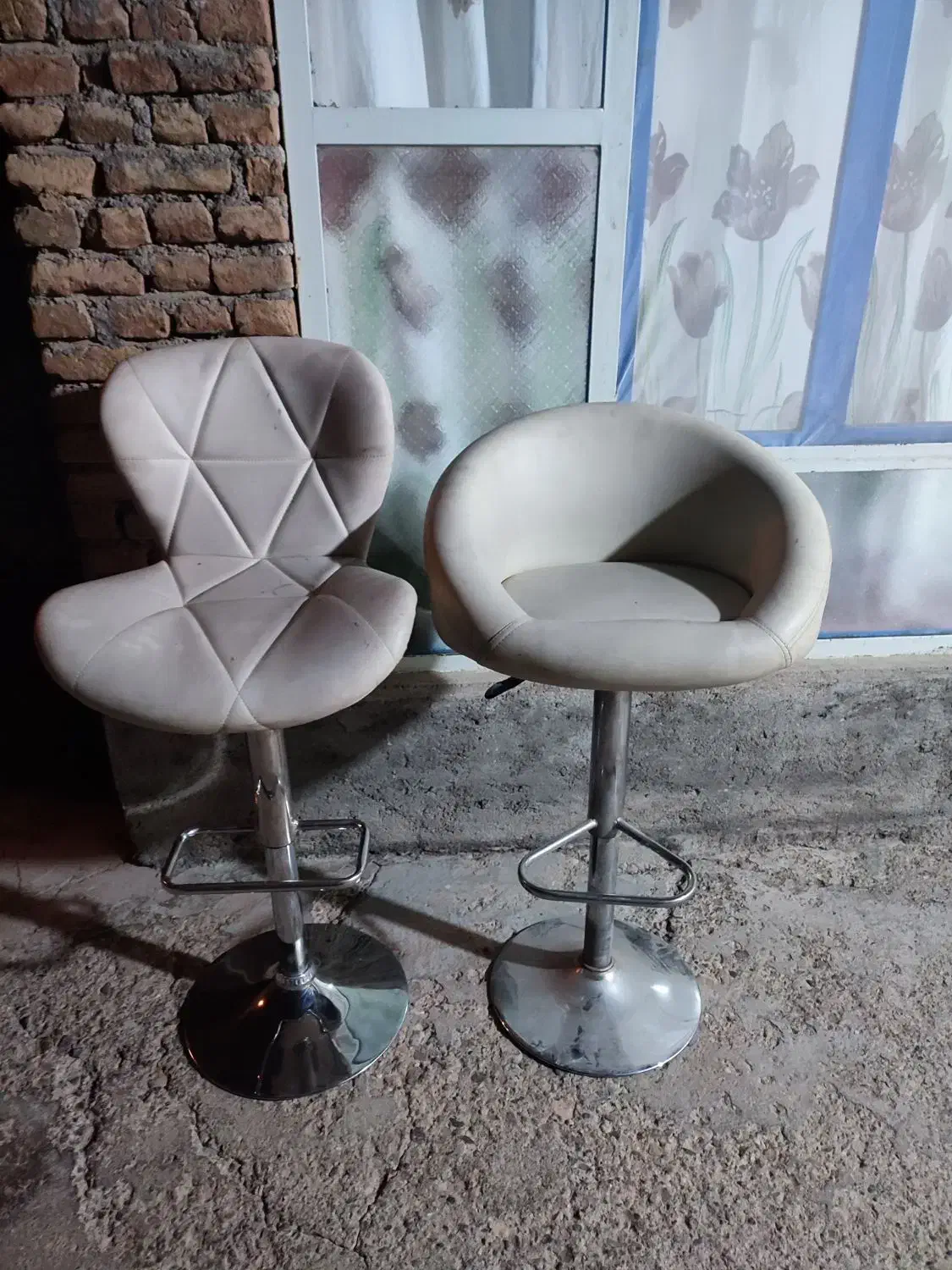 میز ناخن-صندلی اصلاح-سرشور|آرایشگاه و سالن‌های زیبایی|میاندوآب, |دیوار