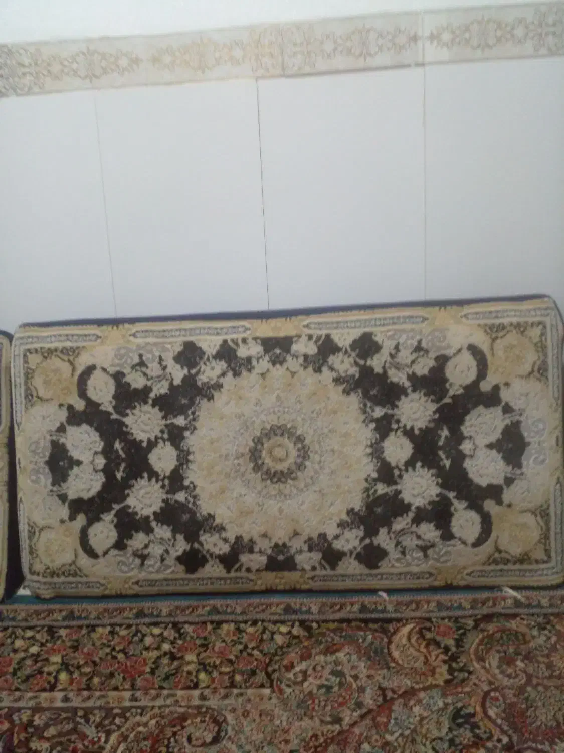 پشتی|پشتی|اقبالیه, |دیوار