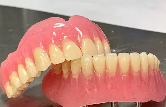 دست دندان متحرک - پارسیل ( تک دندان)|آرایشی، بهداشتی، درمانی|مشهد, راهنمایی|دیوار