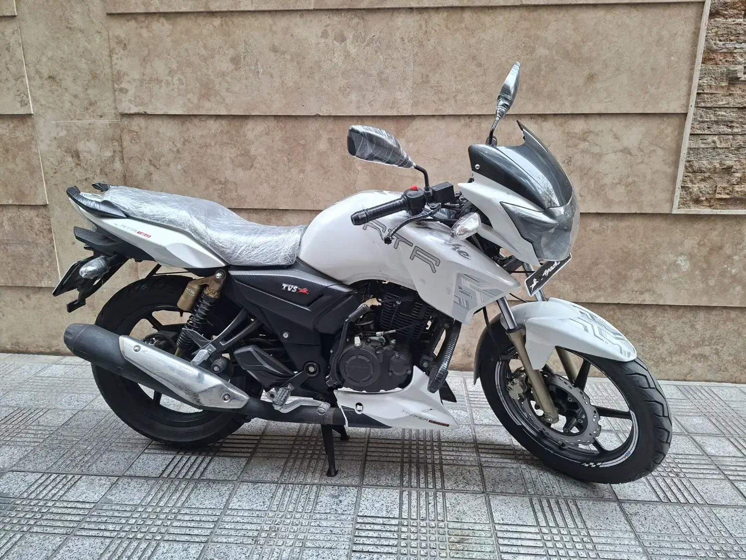 آپاچی ۱۸۰ مدل ۹۵ سفید|موتورسیکلت|تهران, منیریه|دیوار