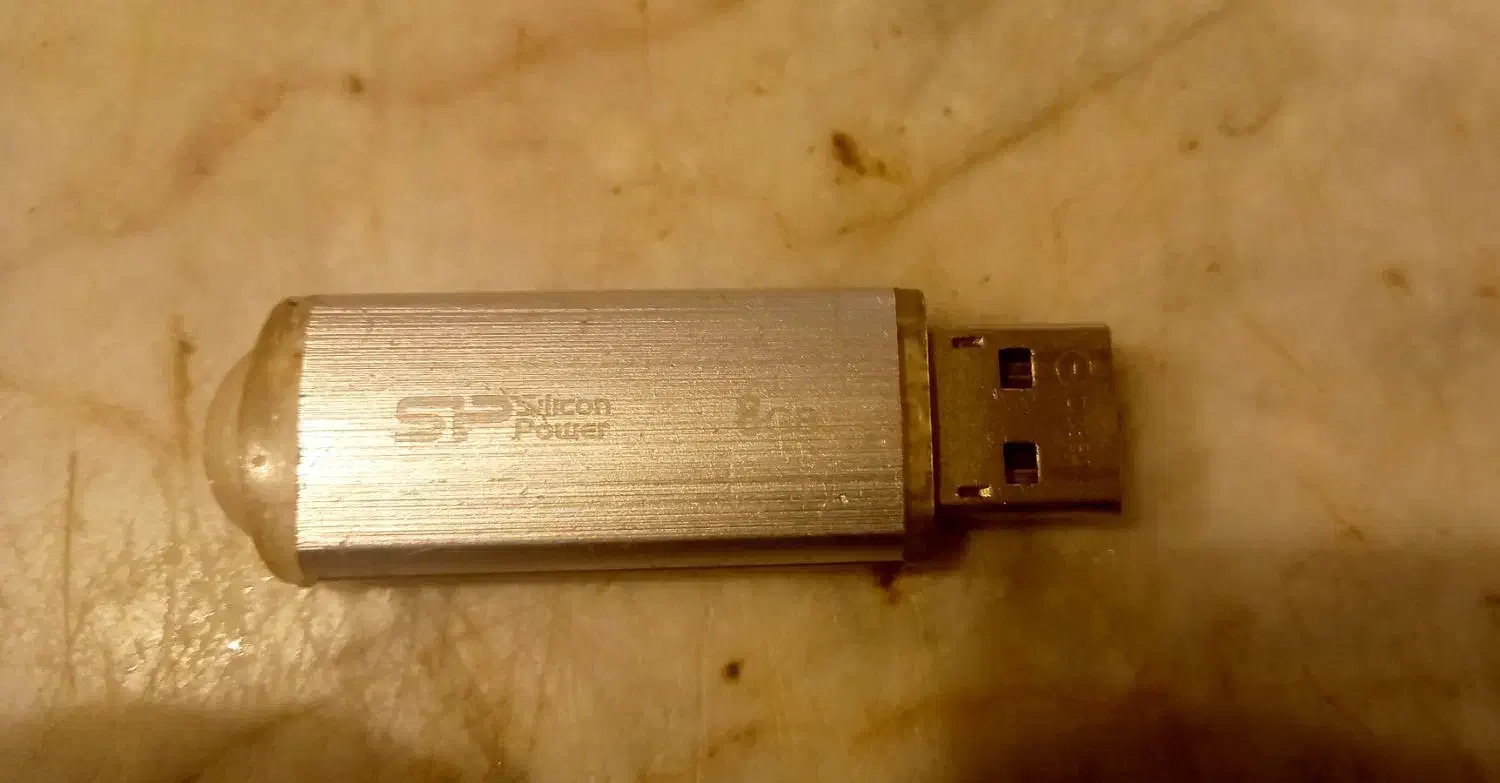 فلش ۸ گیگ|لوازم جانبی موبایل و تبلت|کرج, بنیاد|دیوار