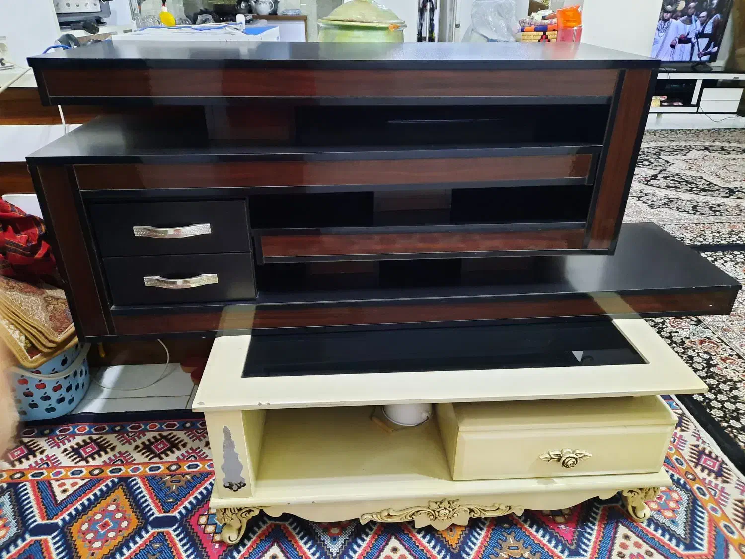 جلو مبلی و میز تلویزیون تمیز|مبلمان خانگی و میز عسلی|رشت, سلیمانداراب|دیوار