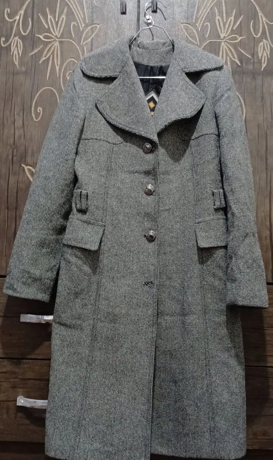 پالتو|لباس|بیرجند, |دیوار