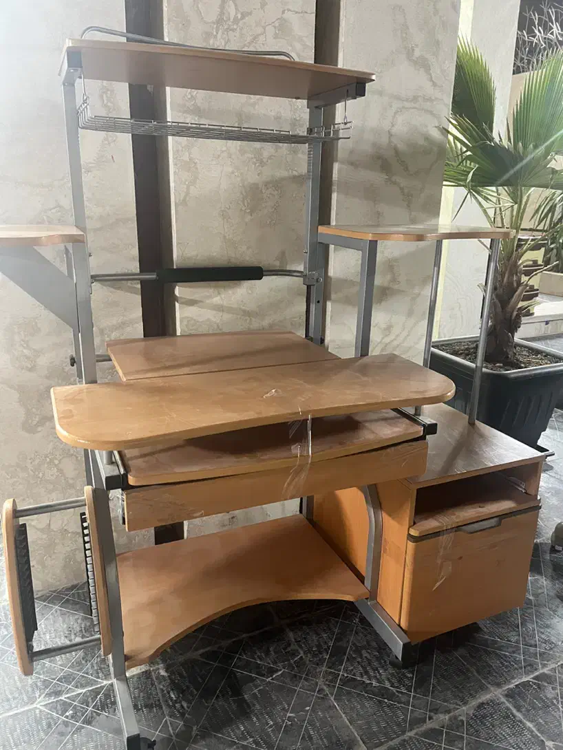 میز کامپیوتر|میز تحریر و کامپیوتر|شاهینشهر, مخابرات (شهید بهشتی)|دیوار