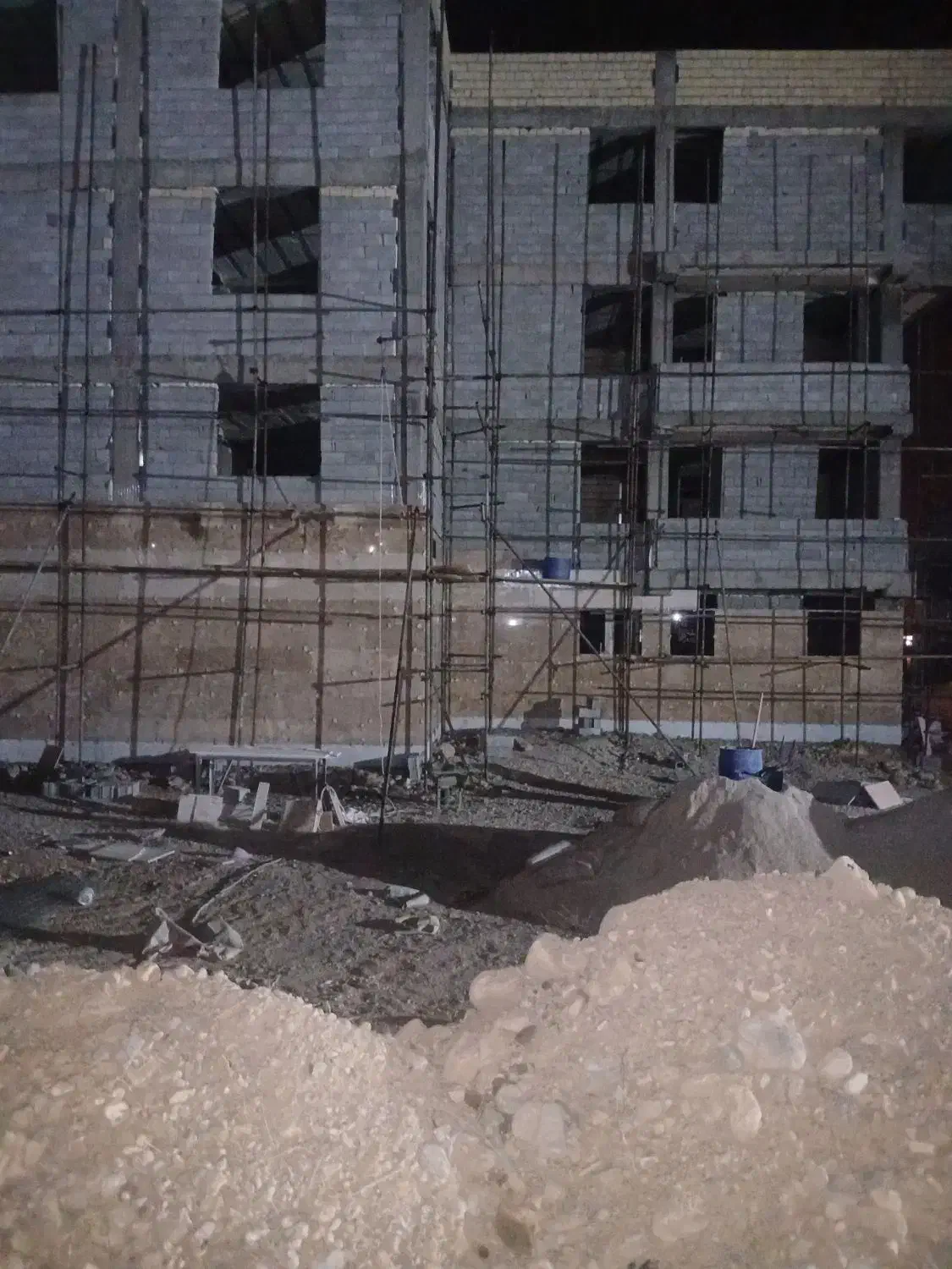 کارگر برا سنگ نما نیاز دارم|استخدام معماری، عمران و ساختمانی|دوگنبدان, |دیوار