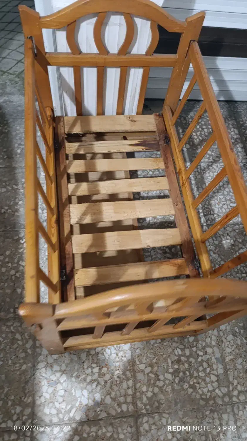 تخت|تخت و صندلی بچه|رشت, لاکان شهر|دیوار