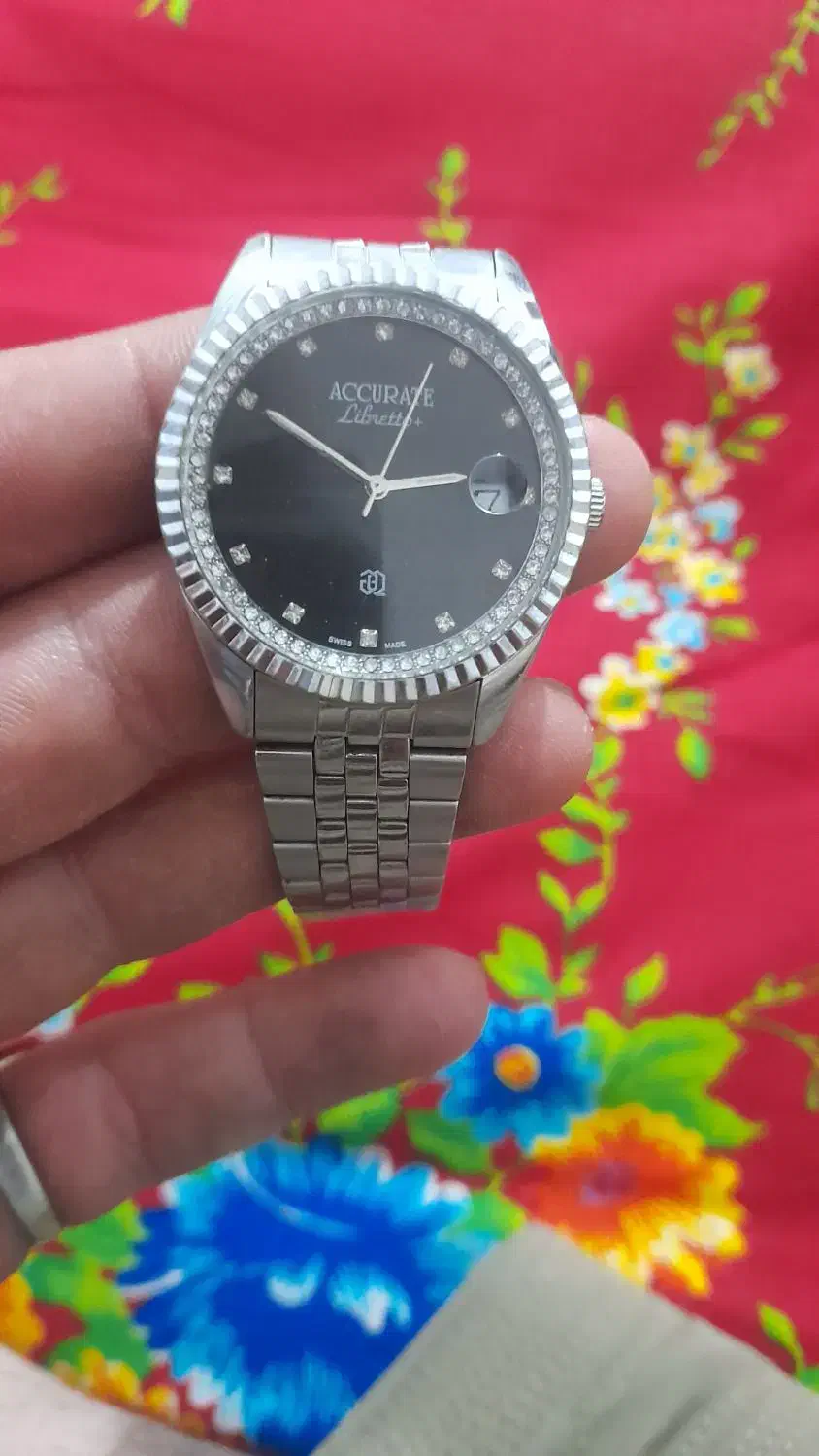 ساعت اصلی سویسی|ساعت|میانه, |دیوار