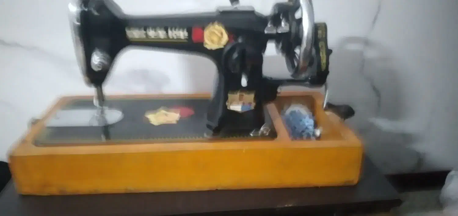 چرخ خیاطی قدیمی|کلکسیون اشیاء عتیقه|رباطکریم, رباطکریم|دیوار