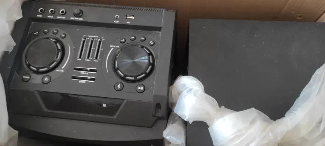 باند و اسپیکر|سیستم صوتی خانگی|صدرا-فارس, فاز ۱|دیوار