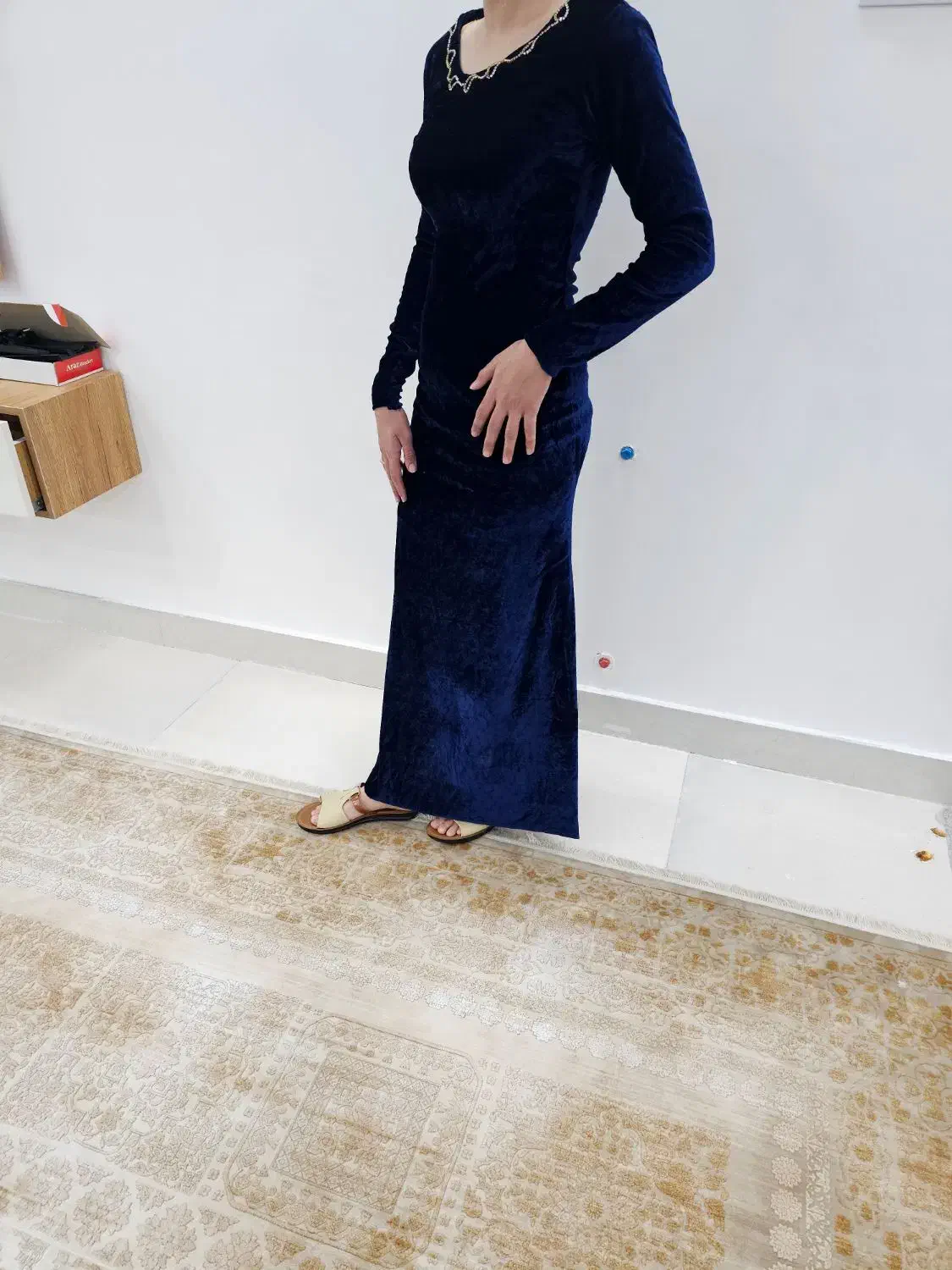 لباس مجلسی مخملی|لباس|کاشان, آیت الله سعیدی|دیوار