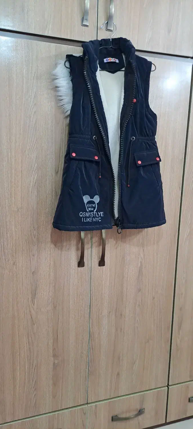 پافر دخترانه بسیار تمیز|لباس|اصفهان, کارلادان|دیوار