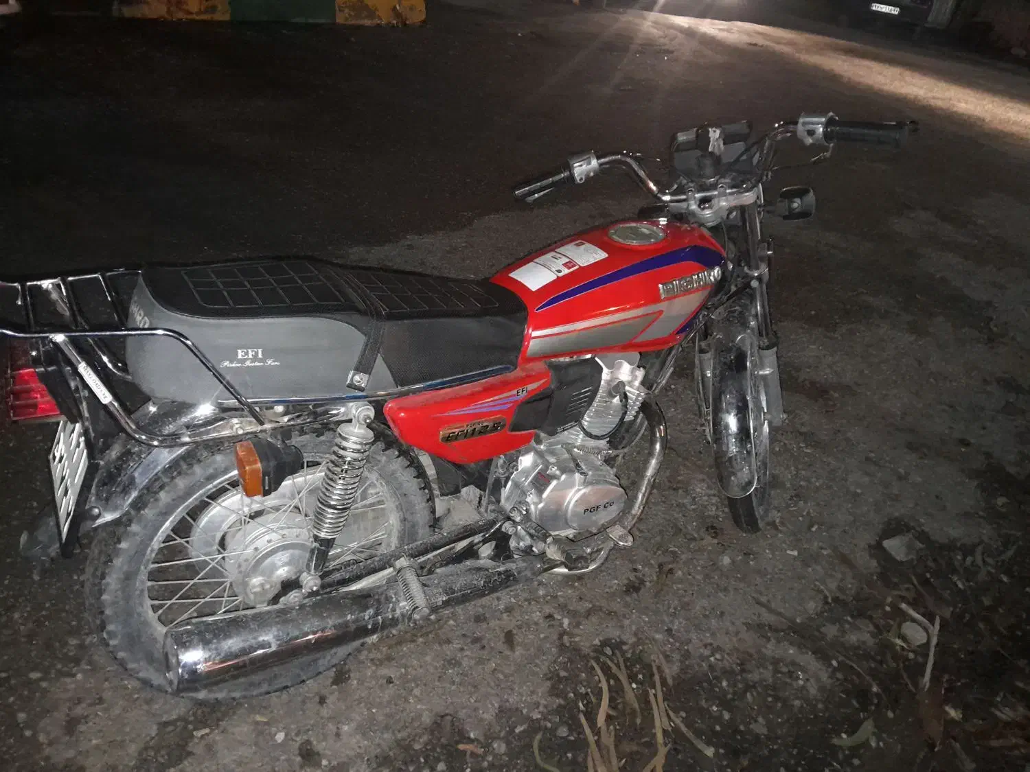 درحدخشک|موتورسیکلت|بند زرک, |دیوار